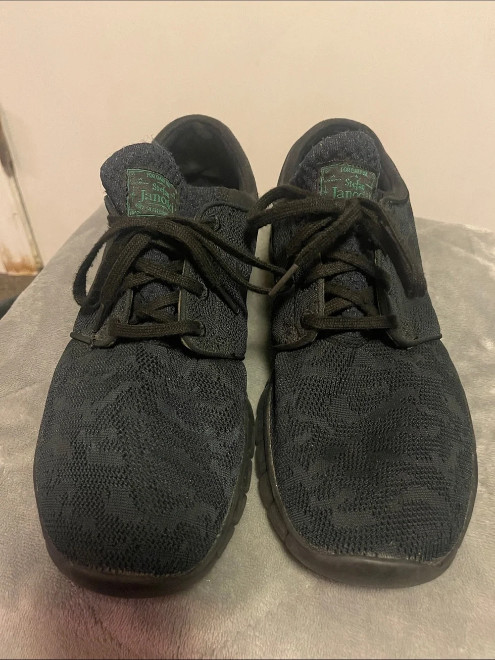 Nike Black Men's Low-Top Knit Sneakers